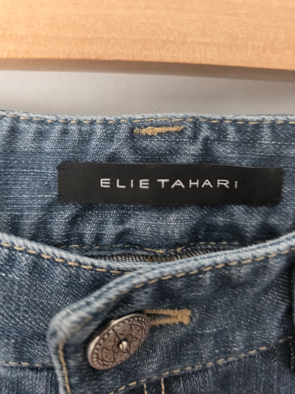 Elie Tahari Straight Leg Jeans Medium Wash Classic Denim (No Size Tag – Size 8 - Picture 5 of 12